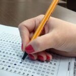 Paraná tem mais de 400 vagas abertas em concursos públicos com salários de até R$ 26 mil; CONFIRA