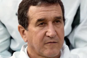 Parreira respira sem ajuda de aparelhos, mas segue internado na UTI