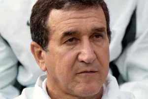 Parreira, técnico do tetra da Seleção, é internado em hospital no RJ