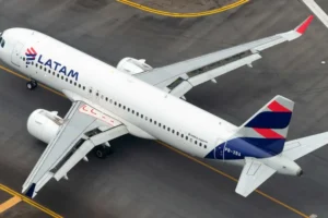 Passageira agride funcionárias da Latam com socos no aeroporto de Guarulhos