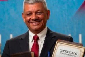 Pastor aproveita saída de esposa e filho para estuprar a sogra de 91 anos