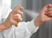 Perfumes árabes conquistam brasileiros pela durabilidade e fragrâncias intensas