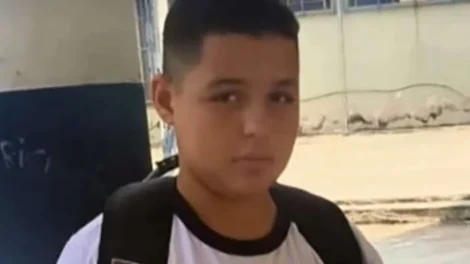 Perícia confirma chumbinho no corpo de menino que morreu após comer bolo