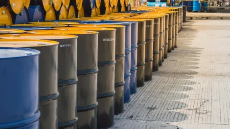 Petróleo abre em alta em meio a incertezas sobre guerra no Irã