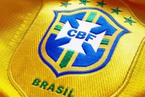 Pode usar camisa da seleção no trabalho? Veja regras de etiqueta corporativa na Copa