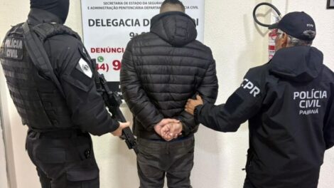 Polícia Civil apreende quase 1kg de maconha em residência em Sarandi; acusado afirmou ter comprado a droga nas redes sociais