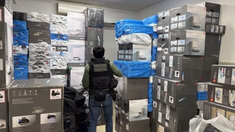 Polícia Federal fecha depósito em Maringá que guardava eletrônicos contrabandeados do Paraguai