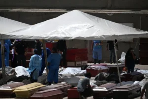 Porto em La Guaira, na Venezuela, vira necrotério a céu aberto após terremotos