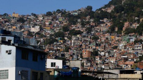 Projeto de turismo em favelas do Rio prepara rota especial para a Copa