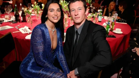 Quem é Callum Turner, ator britânico que conquistou Hollywood e se casou com Dua Lipa