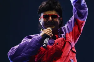 Quem era Oliver Tree, cantor morto em acidente aéreo no Rio após shows no Brasil