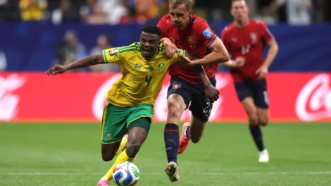 República Tcheca leva gol no fim e fica no empate contra a África do Sul
