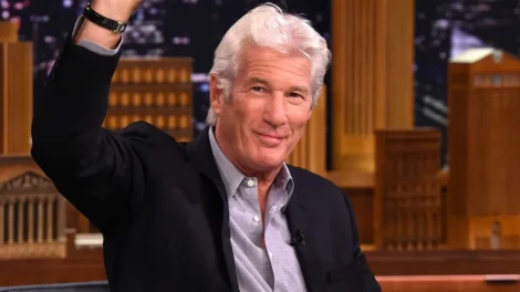 Richard Gere chama Trump de 'louco' e diz que EUA vivem momento mais sombrio
