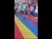 Robô chuta criança durante demonstração de artes marciais na China; vídeo