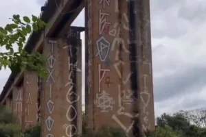 "Rope-jumping": Instrutor preso divulgou vídeo assustador na mesma ponte