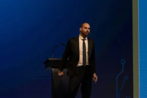 STF: Julgamento da ação penal contra o ex-deputado federal Eduardo Bolsonaro acontece na terça