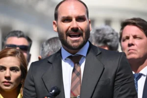 STF condena Eduardo Bolsonaro pelo crime de coação por atuação nos EUA