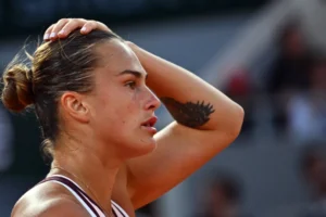 Sabalenka perde de virada, é eliminada e segue sem título de Roland Garros