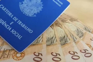 Salário mínimo de R$ 2.020? Confira valor em 2027 e próximos anos