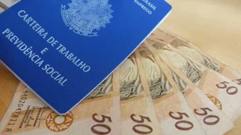 Salário mínimo de R$ 2.020? Confira valor em 2027 e próximos anos