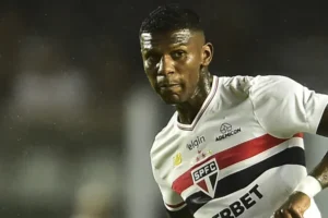 Santos e São Paulo não se entendem, e negociações por Arboleda emperram