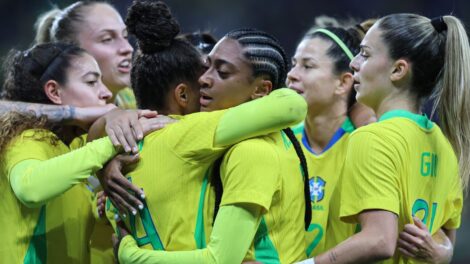 Seleção feminina encara Estados Unidos esta noite em São Paulo