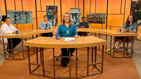 Sem Censura recebe pioneiras do futebol a um a 1 ano da Copa no Brasil