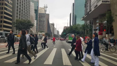 Semana começa com temperaturas variando de 10°C a 25°C em São Paulo