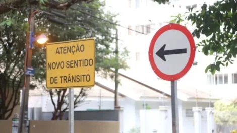 Semob altera sentidos de rua e transfere pontos de ônibus na Vila Marumby