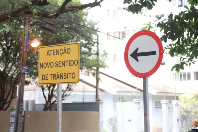 Semob altera sentidos de rua e transfere pontos de ônibus na Vila Marumby