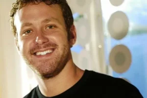 Sergio Hondjakoff, Cabeção de 'Malhação', vende vídeos personalizados nas redes sociais
