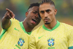 TV americana coloca Raphinha e Vini Jr. entre os 25 melhores da Copa
