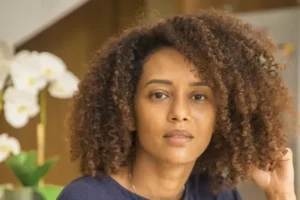 Taís Araujo vive no palco as aflições e os desejos de uma mulher em metamorfose