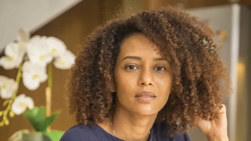 Taís Araujo vive no palco as aflições e os desejos de uma mulher em metamorfose