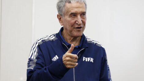 Técnico do tetra, Carlos Alberto Parreira é internado no Rio