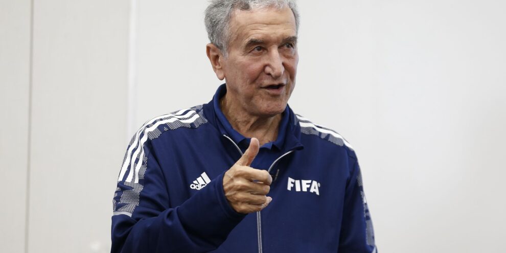 Técnico do tetra, Carlos Alberto Parreira é internado no Rio