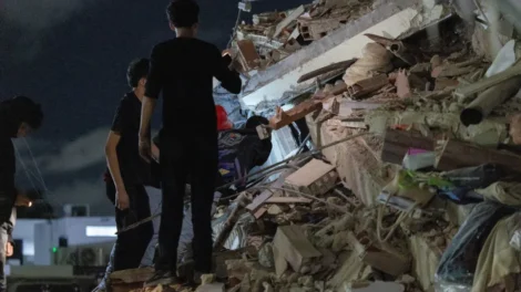 Terremoto de 7,5 derruba prédios em Caracas; há 164 mortes já confirmadas