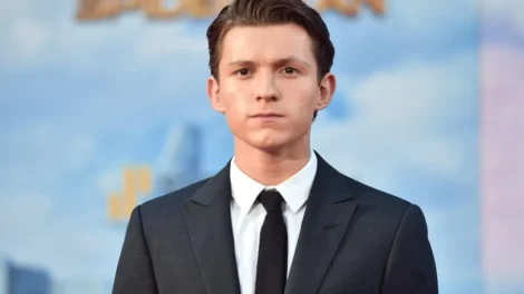 Tom Holland sobre luta contra alcoolismo: "Maior desafio que enfrentei"