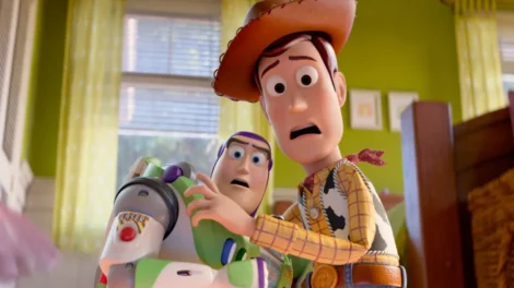 'Toy Story 5' chega aos cinemas com reflexão sobre a infância moderna