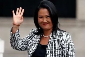 Urnas fecham no Peru, e boca de urna aponta empate técnico entre Keiko e Sánchez