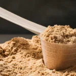 Whey protein e leite em pó vencidos: polícia fecha 'fábrica' que embalava produtos e revendia