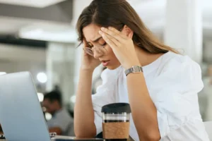 6 hábitos inofensivos que podem disfarçar "grandes níveis de ansiedade"