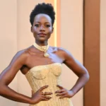A beleza está nos olhos de quem vê, diz Lupita Nyong'o, Helena de Troia de 'Odisseia'