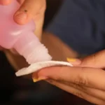 Acetona vai além das unhas: veja usos surpreendentes na limpeza