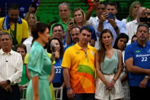Acionada após crise com Michelle, mulher de Flávio Bolsonaro foi denunciada no caso da 'rachadinha'