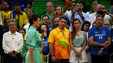 Acionada após crise com Michelle, mulher de Flávio Bolsonaro foi denunciada no caso da 'rachadinha'