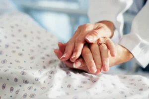 Alzheimer de início precoce levou influenciadora canadense à morte assistida