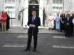 Andy Burnham toma posse como premiê do Reino Unido e promete abrigar sem-teto