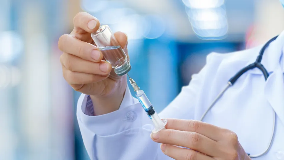 Anvisa atualiza composição de vacinas contra Covid para acompanhar variantes em circulação