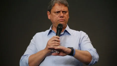 Após caos, governo Tarcísio retoma operação de linhas concedidas para a Trivia Trens